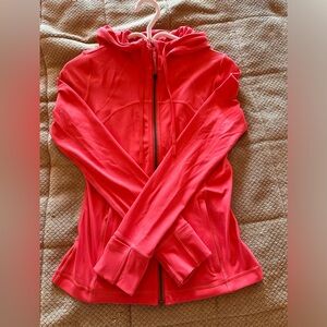 Lululemon nulu define size 6 raspberry